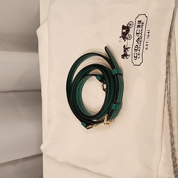 Coach Everly Drawstring - Picture 13 of 14